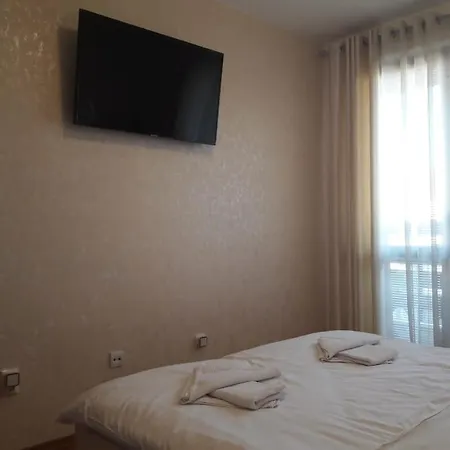 In Belvedere Club 550 M From Lift Apartman *