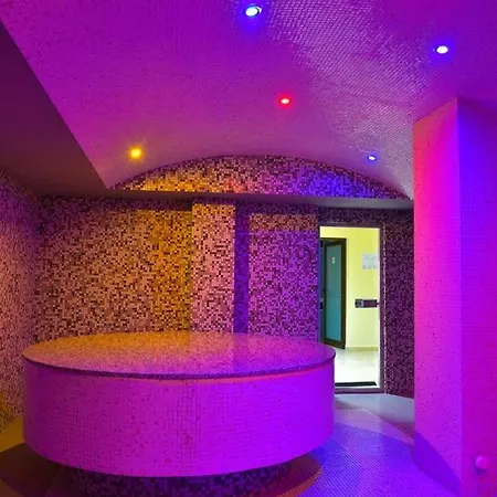 In Belvedere Club 550 M From Lift Apartman *